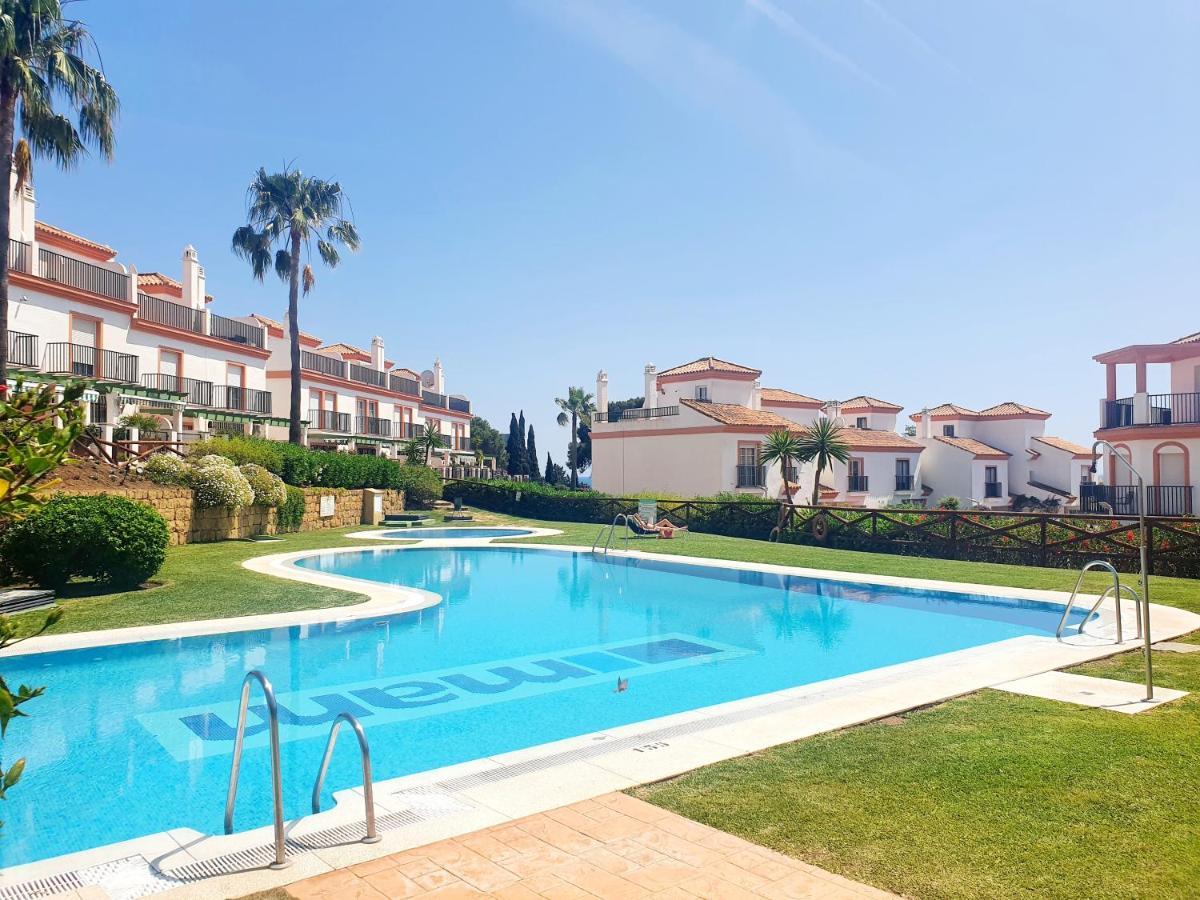 Lomas De Cabopino House Apartment Marbella Exterior photo