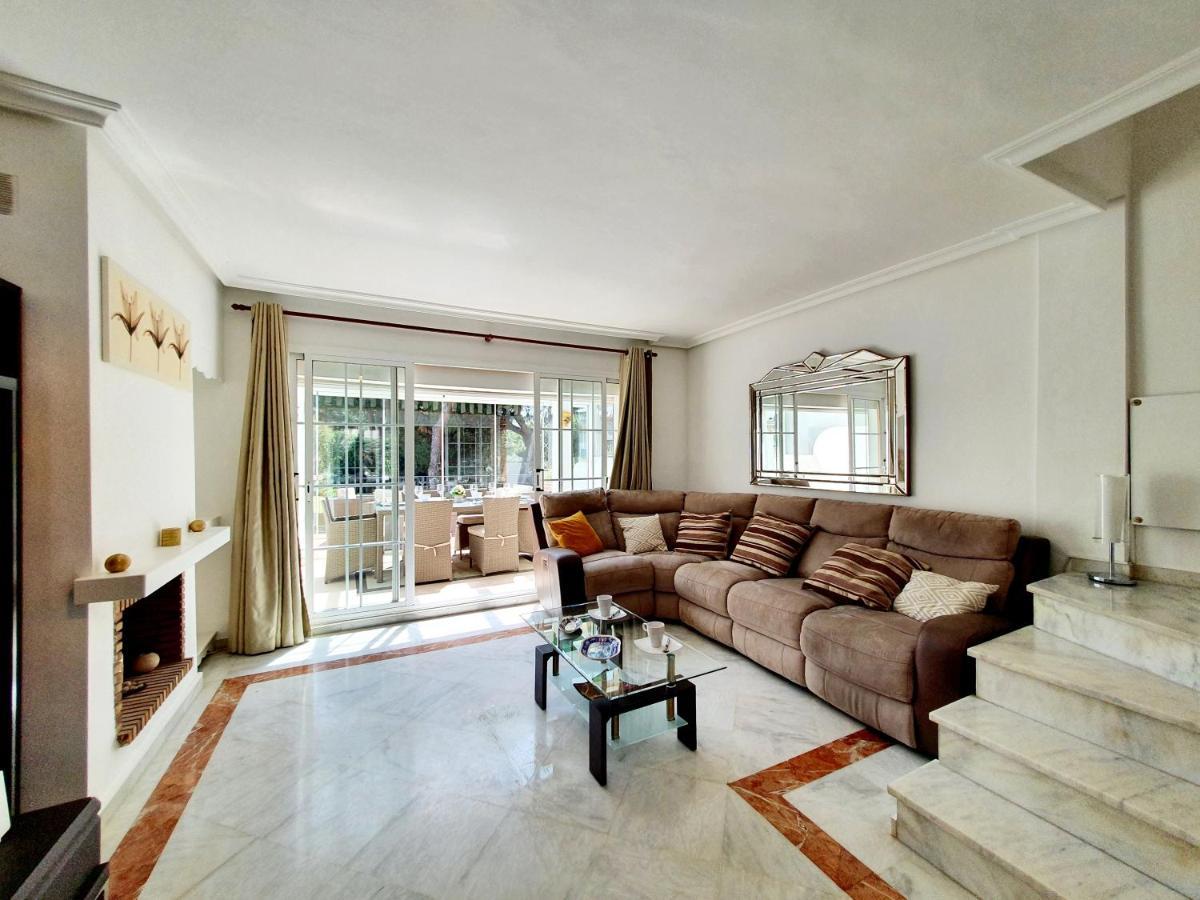 Lomas De Cabopino House Apartment Marbella Exterior photo